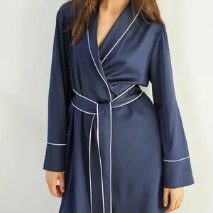 Aritzia Babaton Silk Navy Robe